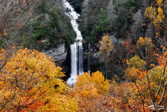 Raven Cliff Falls