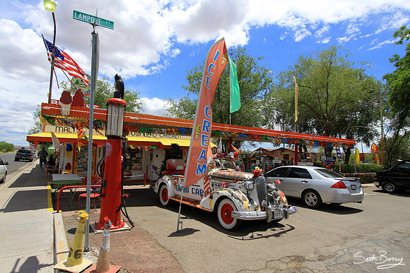 Delgadillo's Snow Cap Drive-In